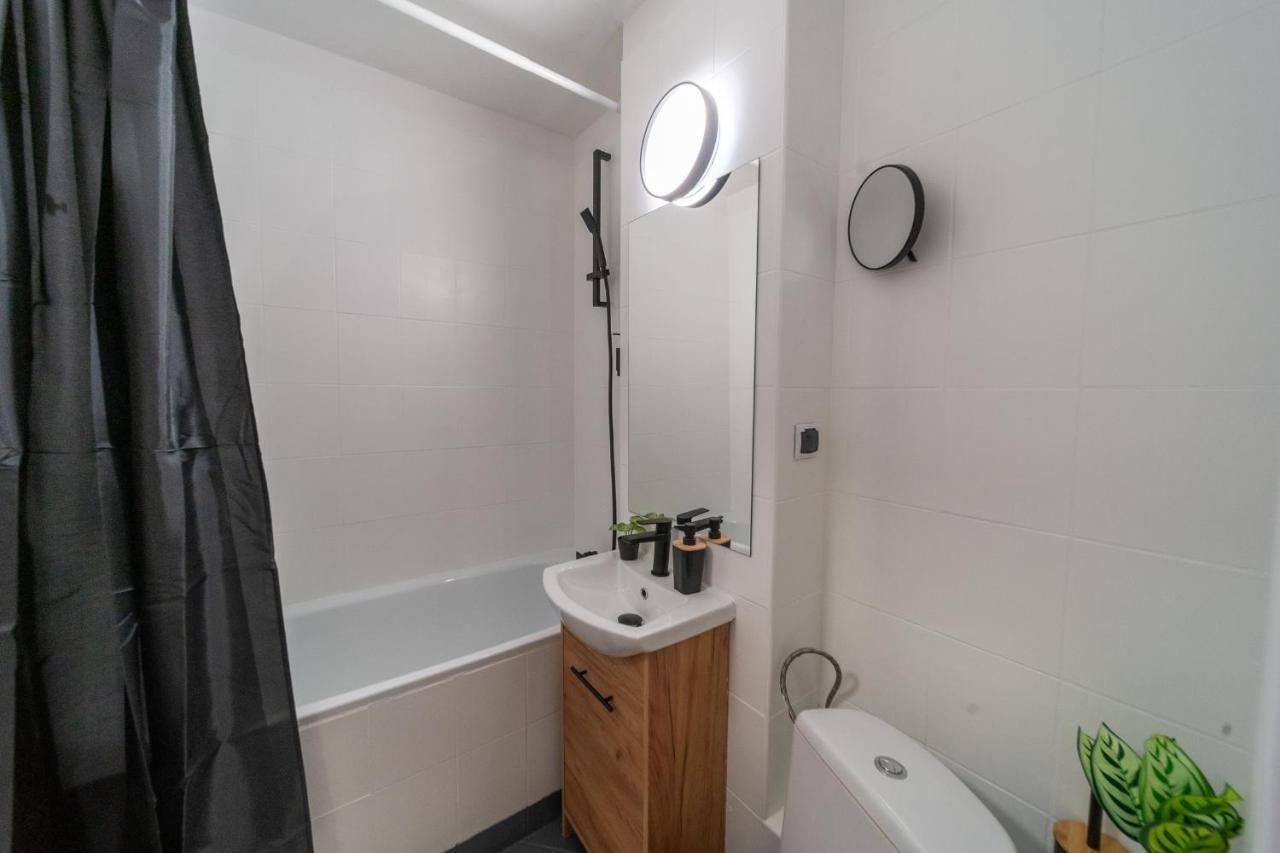 Metro Lux Home Apartment Warsawa Bagian luar foto