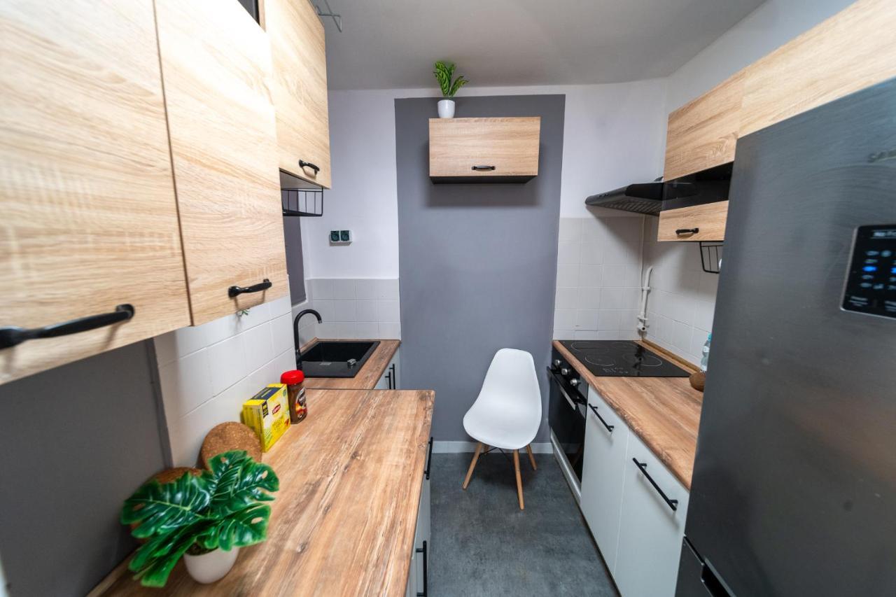 Metro Lux Home Apartment Warsawa Bagian luar foto