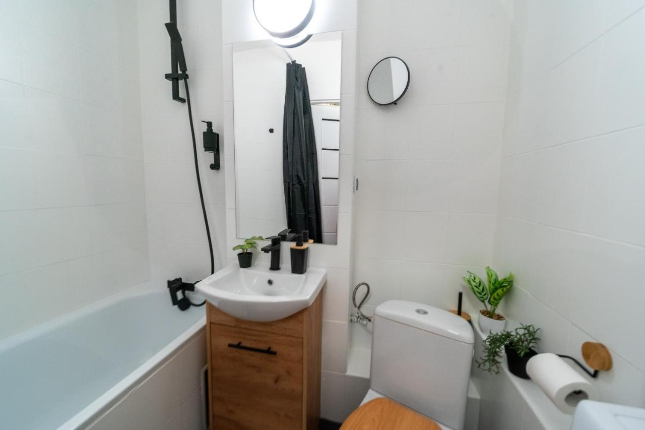 Metro Lux Home Apartment Warsawa Bagian luar foto