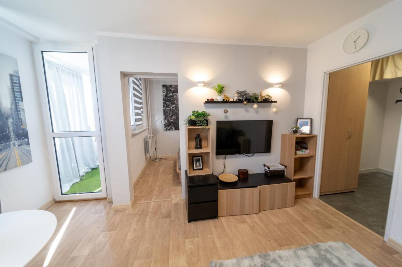 Metro Lux Home Apartment Warsawa Bagian luar foto